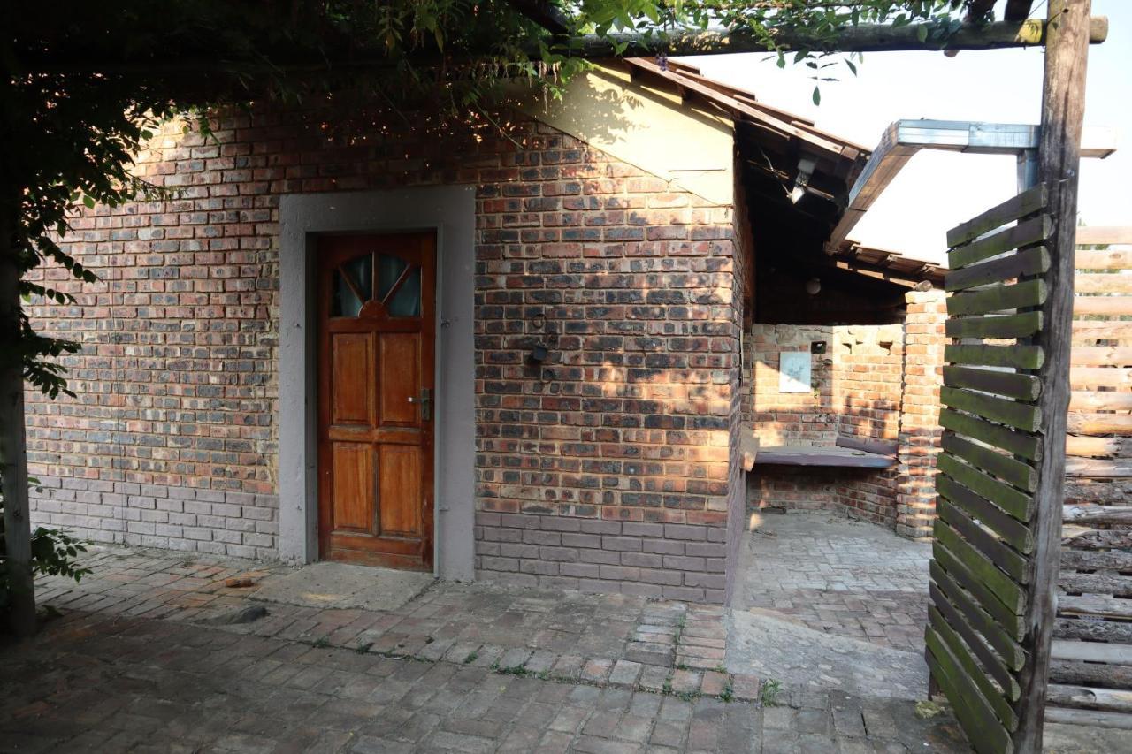 Rocks & Roses Farm Stay Lochiel Exterior foto